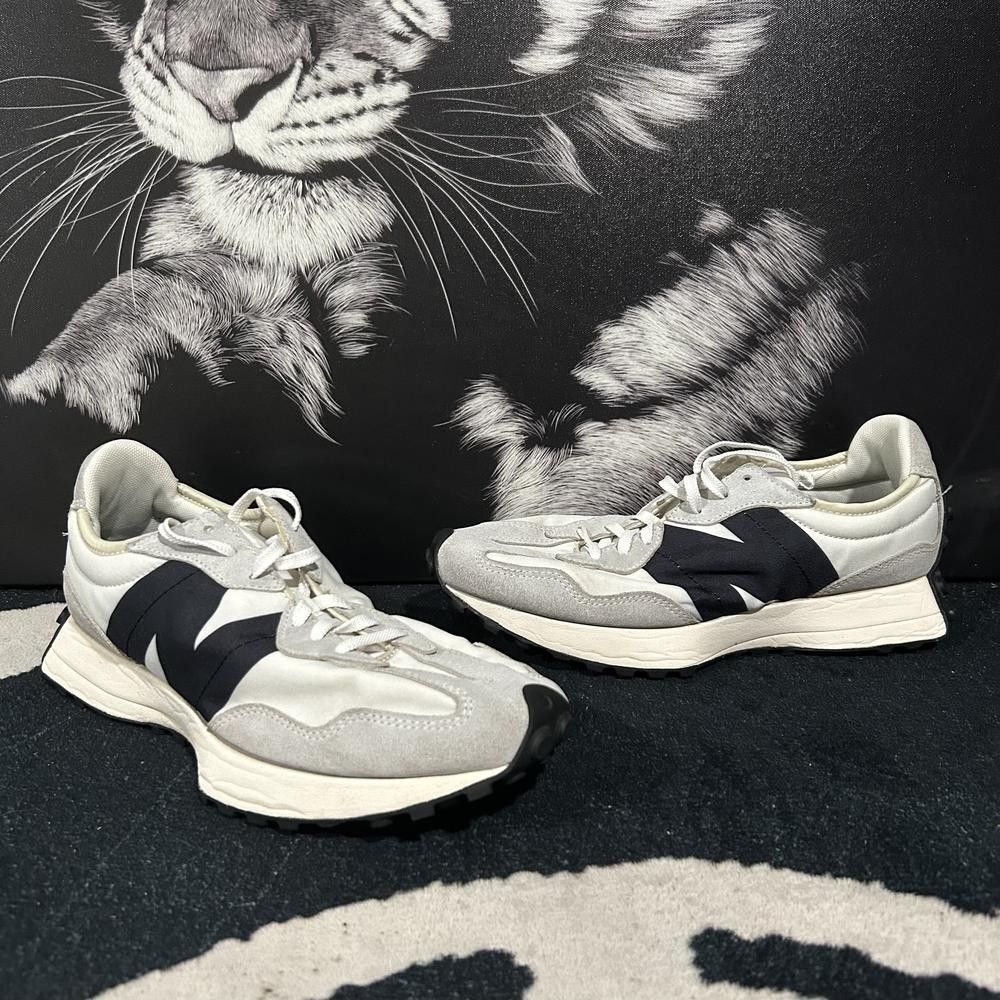 New Balance 327 WS327FE Athletic Sneaker Unisex M9/W10.5 White Suede Running